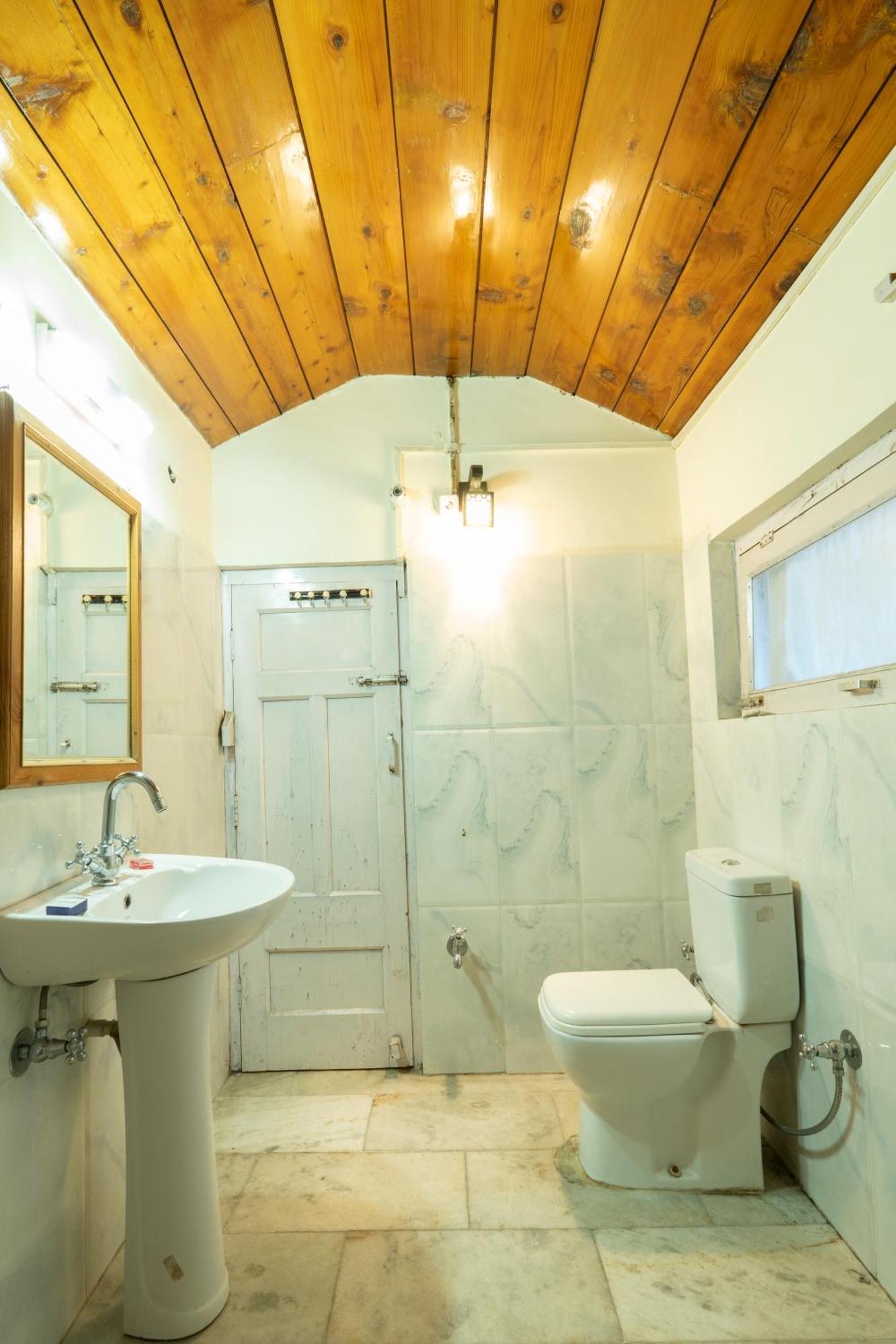 Holiday Home International -Vivaan Stays Manāli エクステリア 写真