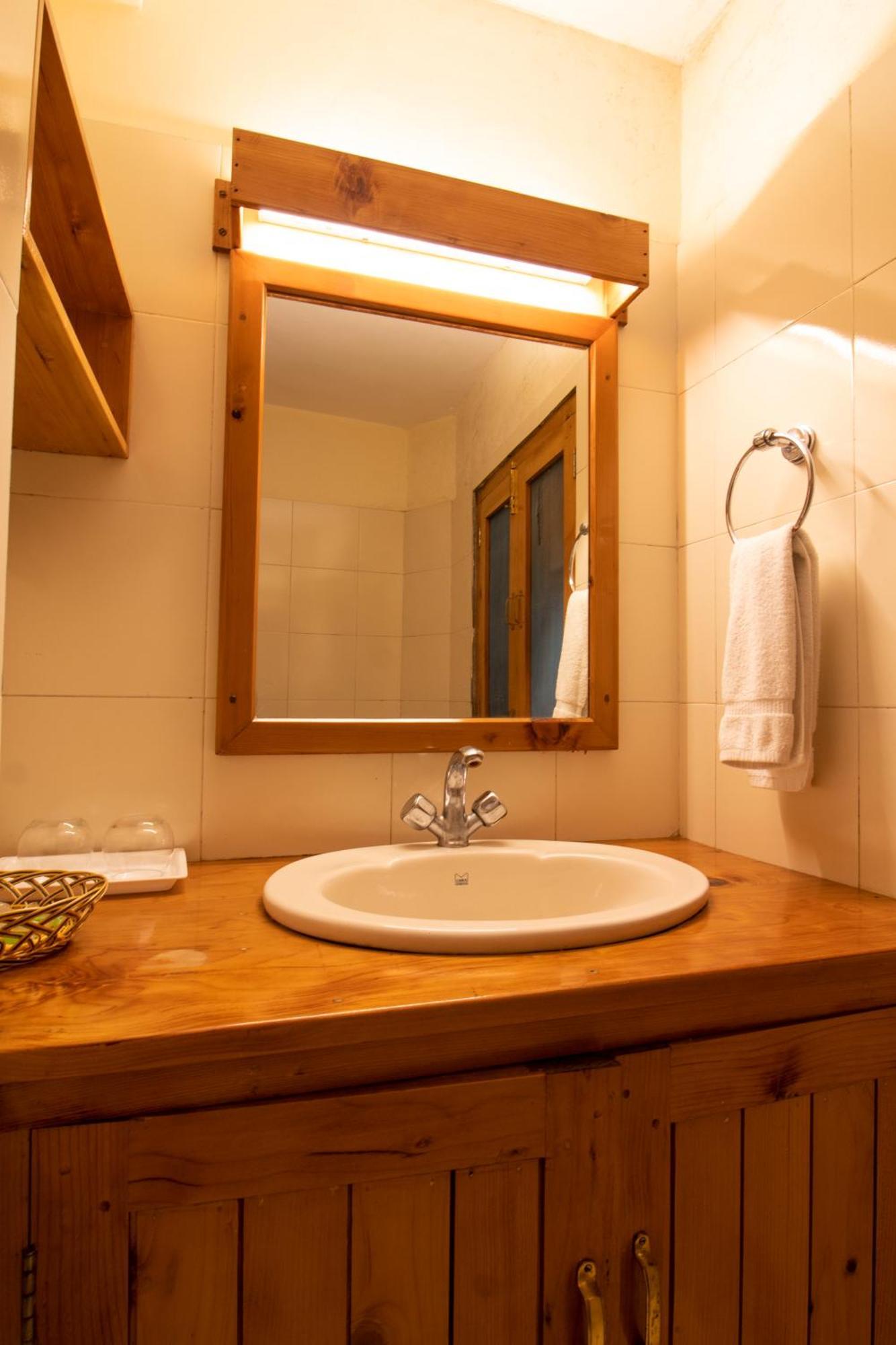 Holiday Home International -Vivaan Stays Manāli エクステリア 写真