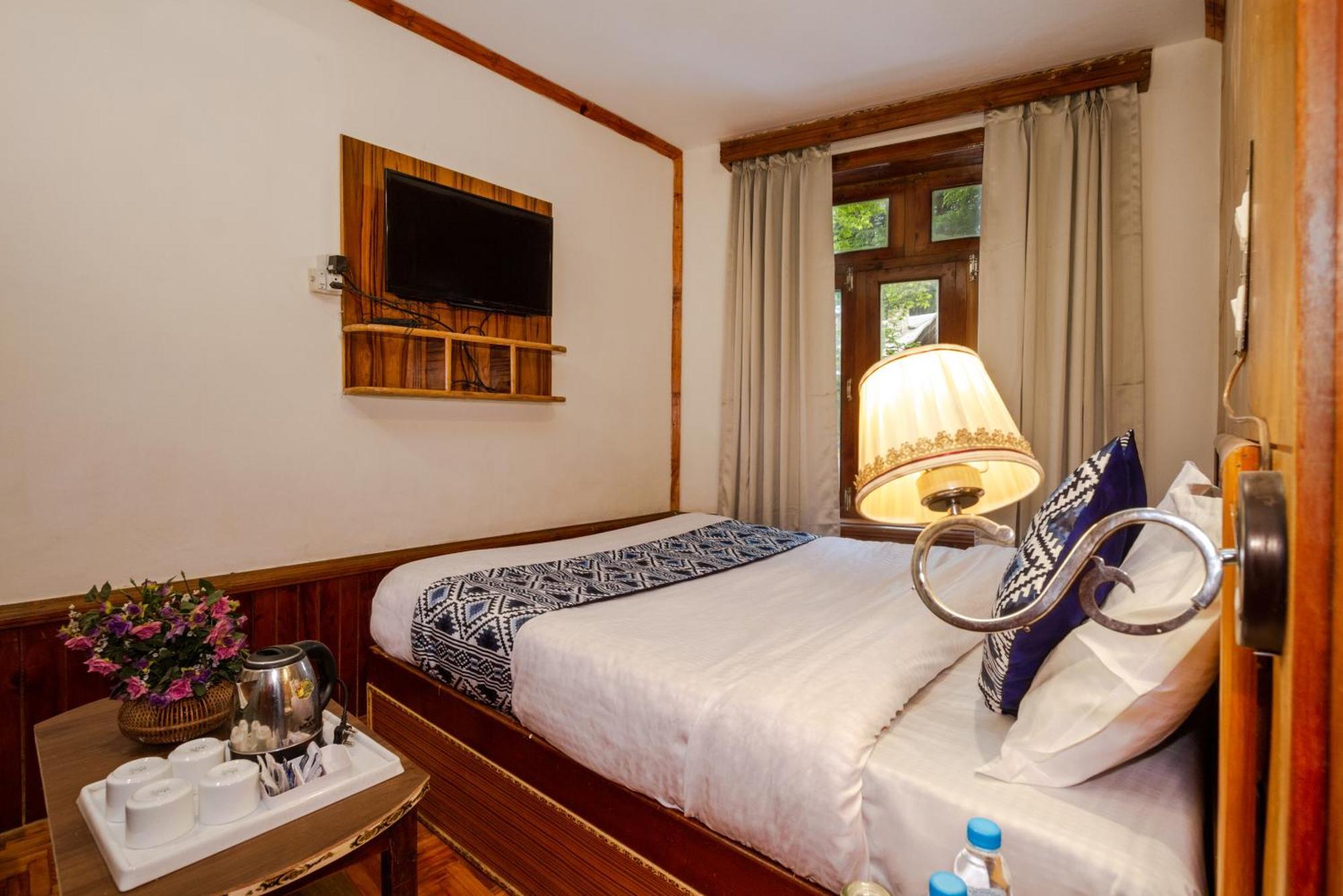 Holiday Home International -Vivaan Stays Manāli エクステリア 写真